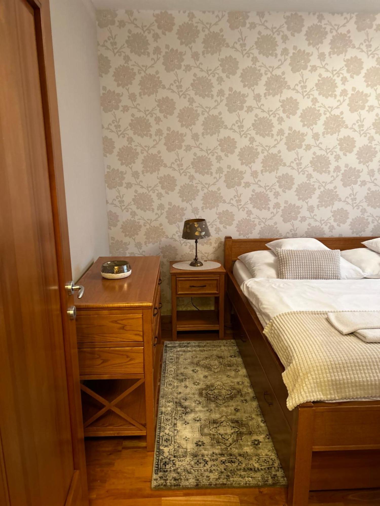 Danube Terrace Elegant With 2 Bedroom With Free Air Conditioner And Private Parking Budapeste Exterior foto